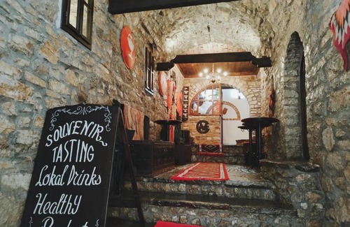 Berat Hotel | Guva Mangalem Hotel Restaurant