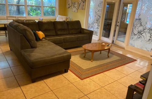 Gainesville Casa | Gville 4 bedroom pool home with private oasis yard