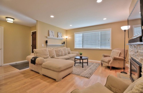 West San Jose Casa | GW: 4bd/2ba near Apple/Mall/Restaurants