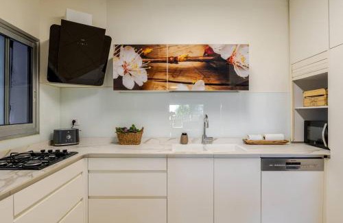 Nahariya Apartamento | GW002 Gugel Waves Amazing Seaview & Garden Family Apartments