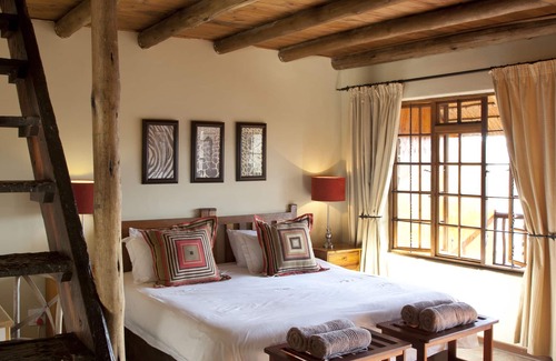 Mid Illovo Cabina | Gwahumbe Game & Spa