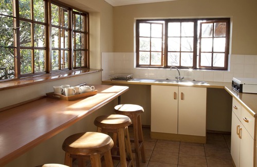 Mid Illovo Cabina | Gwahumbe Game & Spa