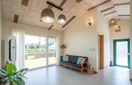 Andeok Casa | Gwarangpelong Minbak Jeju Couple Family Private House