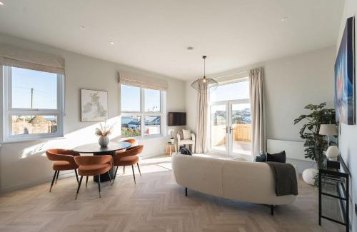 Amlwch Apartamento | Gwel Y Mor Courtyard By Birch Stays New Home