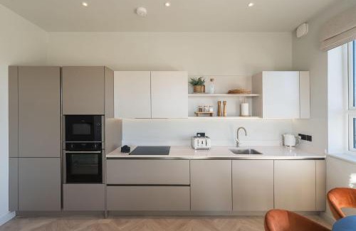 Amlwch Apartamento | Gwel Y Mor Courtyard By Birch Stays New Home