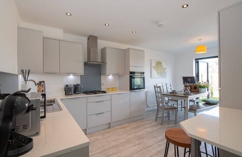 Llanfaelog Casa | Gwel Y Mynydd - A brilliant holiday home on Anglesey