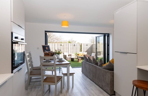 Llanfaelog Casa | Gwel Y Mynydd - A brilliant holiday home on Anglesey