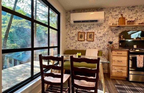 Ellwood City Cabina | Gwen's Cottage at Water's Edge