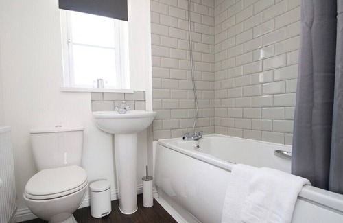 Newport Casa | Gwent House by Tŷ SA
