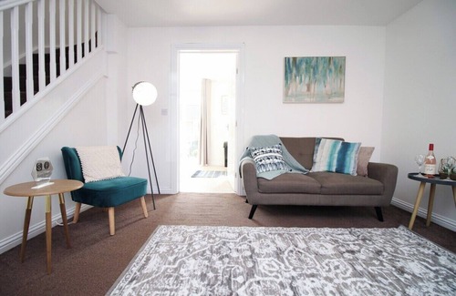 Newport Casa | Gwent View by Tŷ SA
