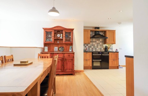 Llanbrynmair Casa | GWERNFFRIDD, with open fire in Llanbrynmair
