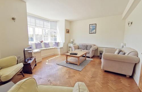 Trearddur Bay Casa | GWYNFA-3 BED- GROUND FLOOR APT - SEA VIEWS - TREARDDUR BAY