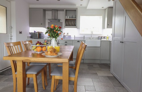 Bala Casa | GWYNFA, pet friendly, with open fire in Bala