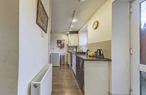 Cwmtirmynach Casa | Gwynfryn Summary: Thi