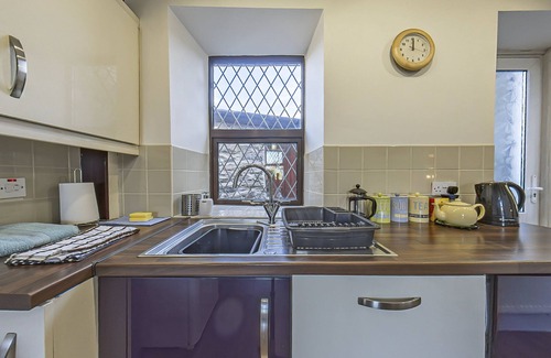 Cwmtirmynach Casa | Gwynfryn Summary: Thi