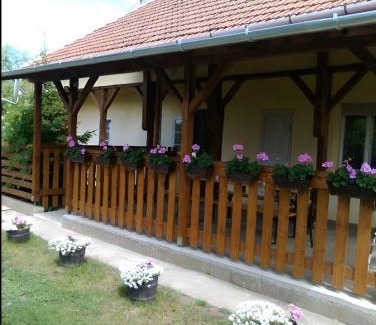Poroszlo Apartamento | Gyümölcsös Vendégház, Poroszló, Tisza-tó - Fruit Orchard Guest House, Poroszló, Lake Tisza