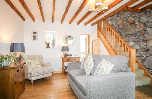 Llanystumdwy Casa | Gyda'r Llif