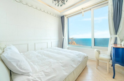 Gyeongju Casa | Gyeongju Blue21 Poolvilla Pension