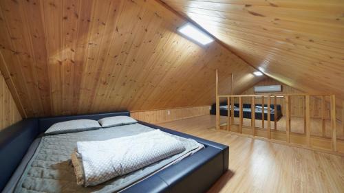 Gyeongju Casa | Gyeongju Byeolgwadaliyagi Dog-friendly pension
