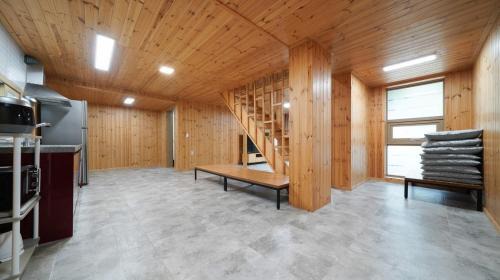 Gyeongju Casa | Gyeongju Byeolgwadaliyagi Dog-friendly pension