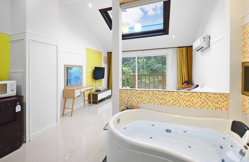 Gyeongju Casa | Gyeongju Green Valley Spa Pension