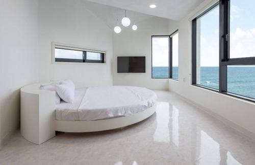 Gyeongju Casa | Gyeongju Pool Villa Way Tree