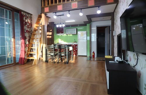 Gyeongju Condominio | Gyeongju Raspberry Pension
