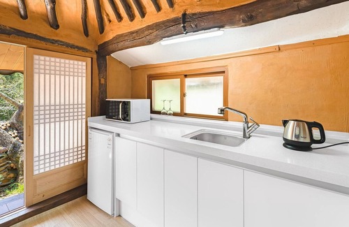 Gyeongju Casa | Gyeongju Seokgulam Pension