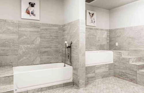 Loring Heights Apartamento | GYM, POOL, ROOFTOP PET FRIENDLY MODERN 2 BED 2 BATH CONDO W MIDTOWN