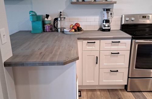North Bend Apartamento | Gypsy by the Bay with Fireplace