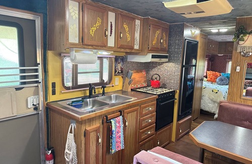 Black Creek Alquiler De RV | Gypsy Camper on Ischua Creek @ Campground Adventures