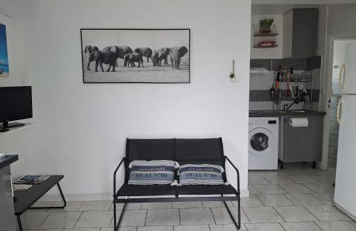 Le Lamentin Apartamento | Hébergement en rez-de jardin clos proche de l'aéroport et des commodités