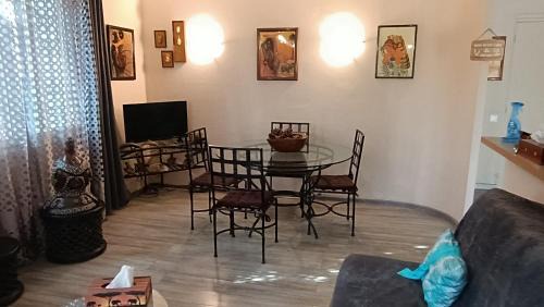 Grasse Apartamento | Hébergement indépendant avec parking privé dans villa