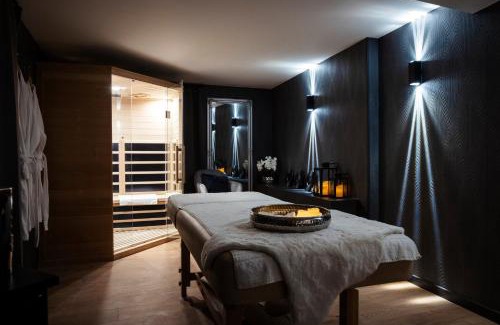 Saint Nicolas - Charles III - Ville vieille - Trois Maisons - Leopold Apartamento | Hédoné Suite de luxe et Spa privatif
