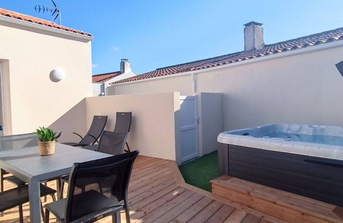 Les Sables d'Olonne Chalet De Esquí | Héron- Maison avec jacuzzi privatif 4pers