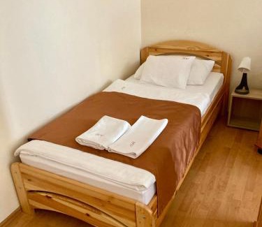 Komarom Apartamento | Hét Vezér Apartmanhotel