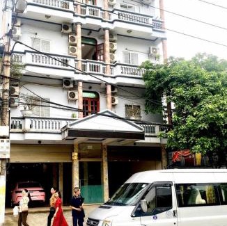 Lao Cai Hotel | Hòa Bình Hotel LC - by BAY LUXURY