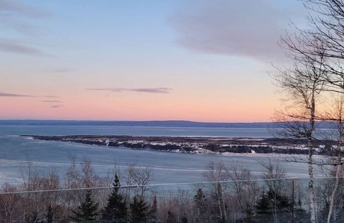 Les Eboulements Chalet De Esquí | Hôtel à la maison - L'Horizon, spa et fleuve