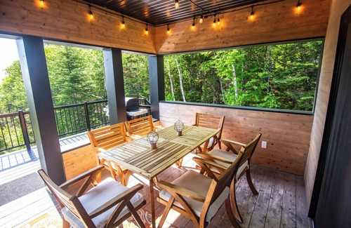 Saint-Joseph-de-la-Rive Chalet De Esquí | Hôtel à la maison - Panorama, spa et fleuve