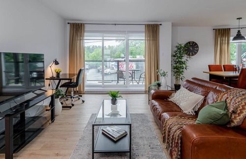 La Haute-Saint-Charles Apartamento | Hôtel à la maison - Condo la Réserve 57
