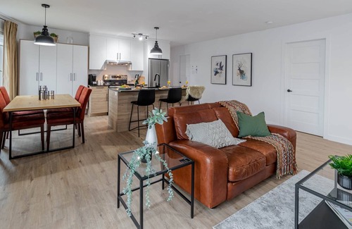 La Haute-Saint-Charles Apartamento | Hôtel à la maison - Condo la Réserve 57