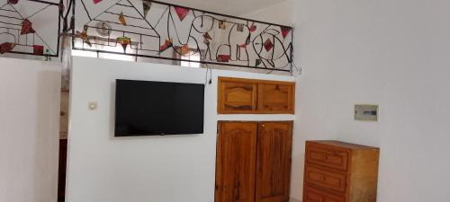 Saly Cama Y Desayuno | Hôtel bar tamou baobab