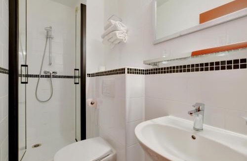 La Celle-sous-Gouzon Apartamento | Hôtel Dauphine - Dijon Centre Gare - Accès Autonome - Boîte à Clés & Gardien 24 h sur 24 - Parking Public Dauphine