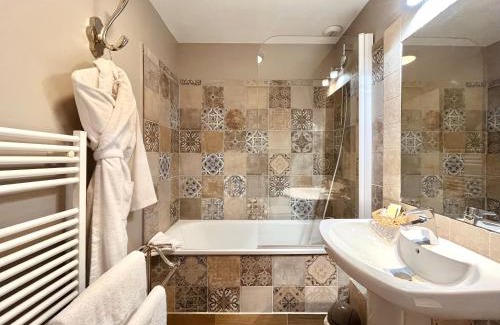 Bayonne Hotel | Hôtel des Basses Pyrénées - Bayonne