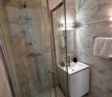 Beziers Hotel | Hôtel du Champs de Mars