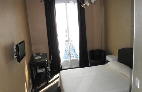 Juan-les-Pins Hotel | Hôtel Eden - La Baigneuse