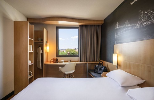 Mouans-Sartoux Hotel | Hôtel Ibis Cannes Mouans Sartoux