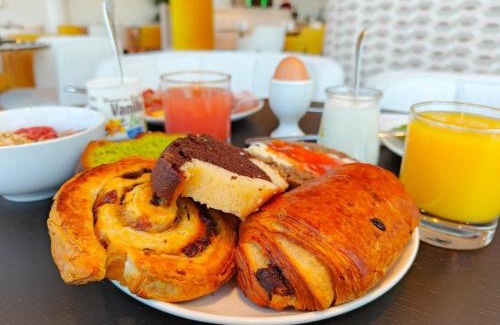 Bois-Colombes Hotel | Hôtel Kyriad Prestige Paris Asnieres