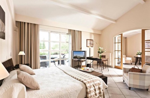 Villeneuve-les-Avignon Hotel | Hôtel la Magnaneraie