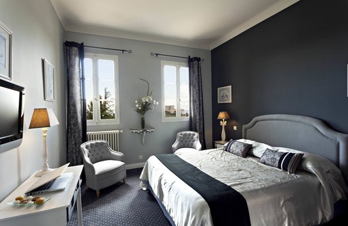 Villeneuve-les-Avignon Hotel | Hôtel la Magnaneraie